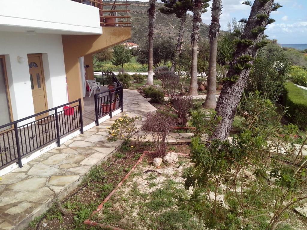 Yialos Apartments Pissouri Rum bild