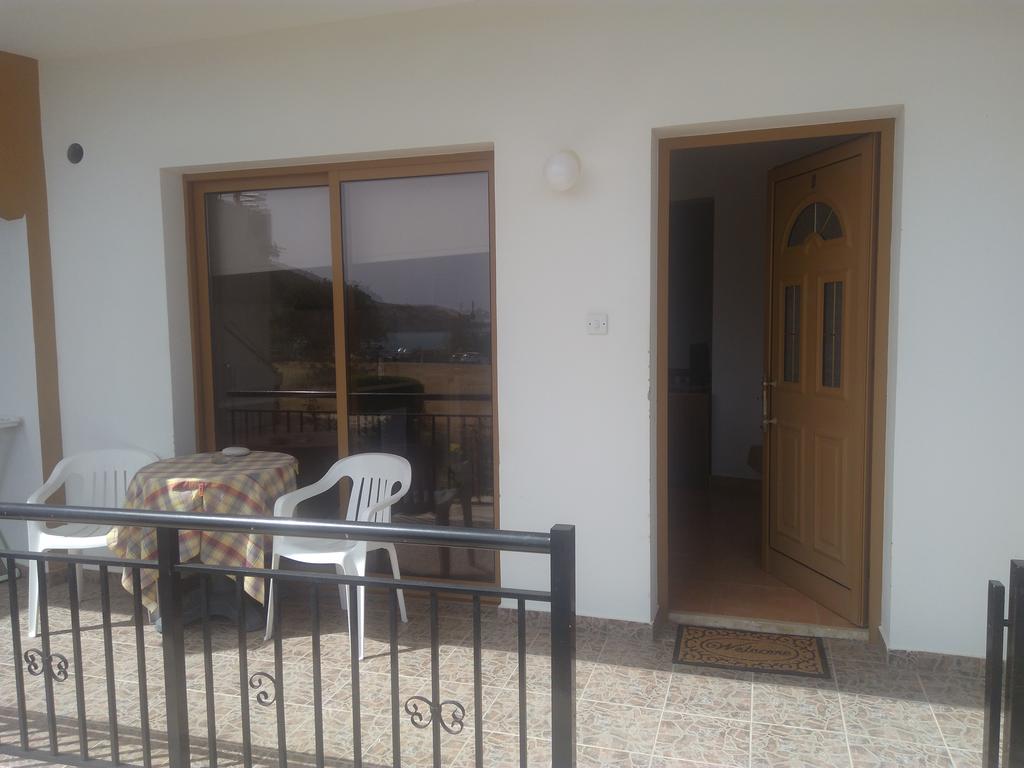 Yialos Apartments Pissouri Exteriör bild